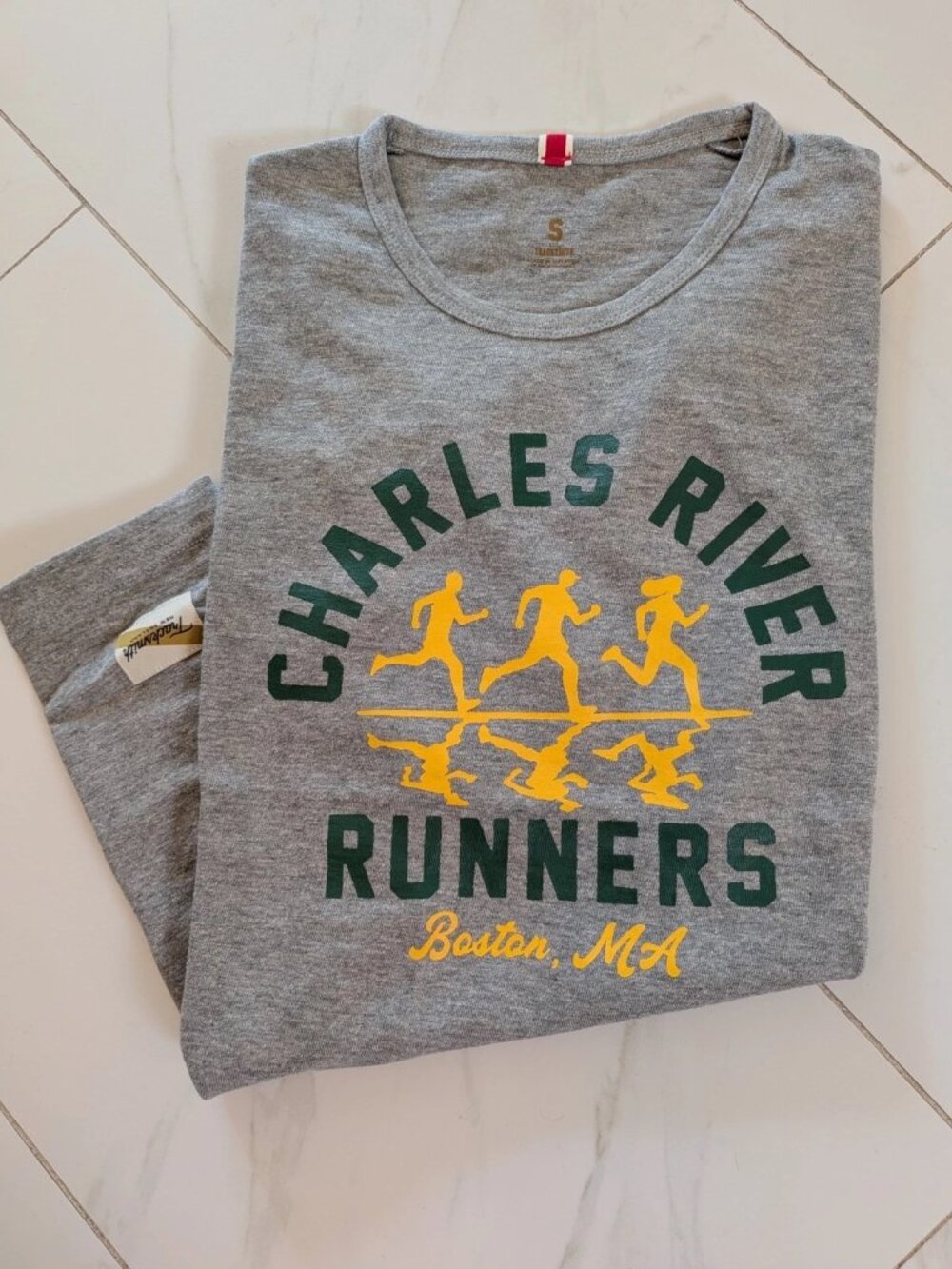NEW Tracksmith Boston Charles River Park Tee Size Small